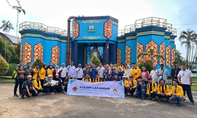 Mahasiswa Teknik Universitas Panca Bhakti dan UNIMAS Ikuti Kuliah Lapangan di Perumda Tirta Khatulistiwa